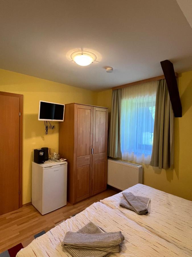 Privatzimmer Familie Pair/Schmoll Spital am Semmering Quarto foto